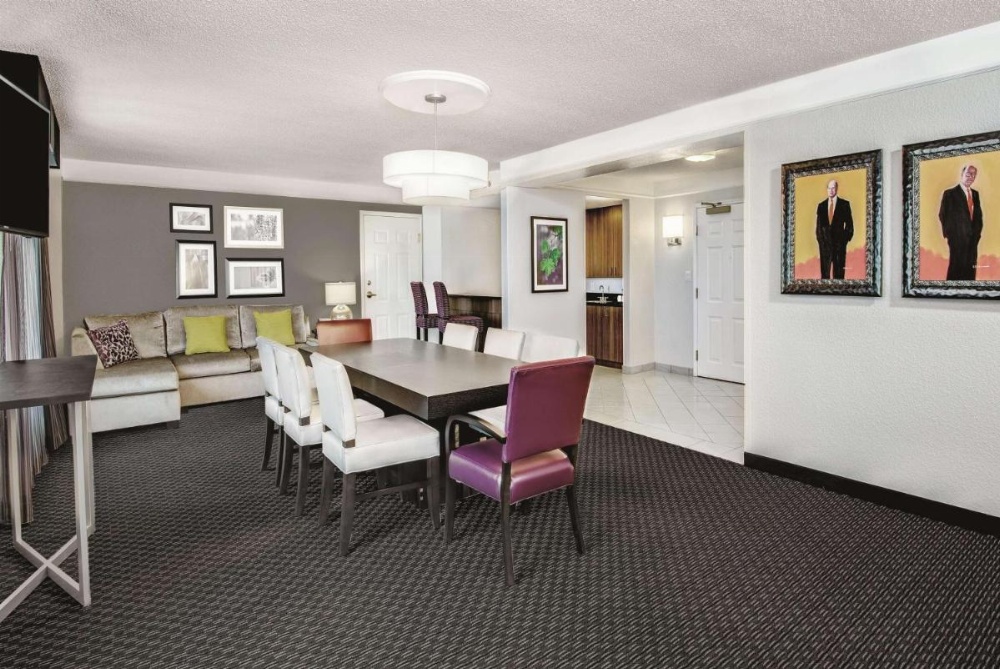 La Quinta Inn & Suites by Wyndham San Antonio Riverwalk Image 10