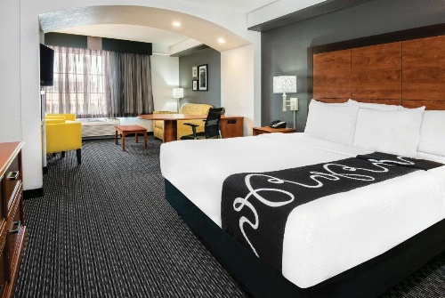 La Quinta Inn & Suites by Wyndham San Antonio Riverwalk image 16