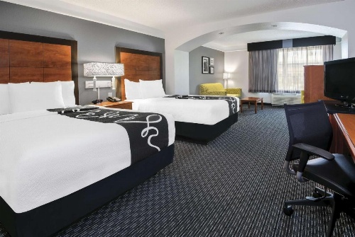 La Quinta Inn & Suites by Wyndham San Antonio Riverwalk image 18