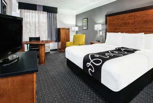 La Quinta Inn & Suites by Wyndham San Antonio Riverwalk image 30