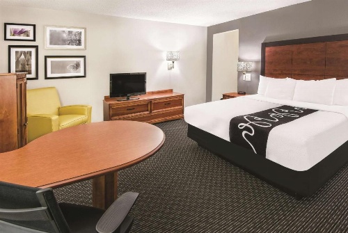 La Quinta Inn & Suites by Wyndham San Antonio Riverwalk image 32