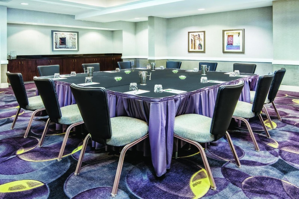 La Quinta Inn & Suites by Wyndham San Antonio Riverwalk