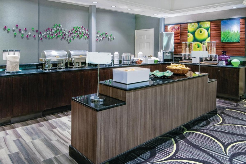 La Quinta Inn & Suites by Wyndham San Antonio Riverwalk Image 7